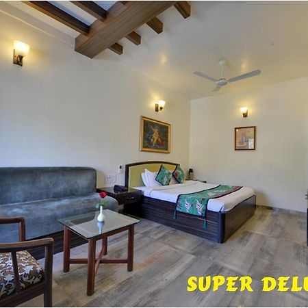 Hotel Karnavati Mount Abu Bagian luar foto