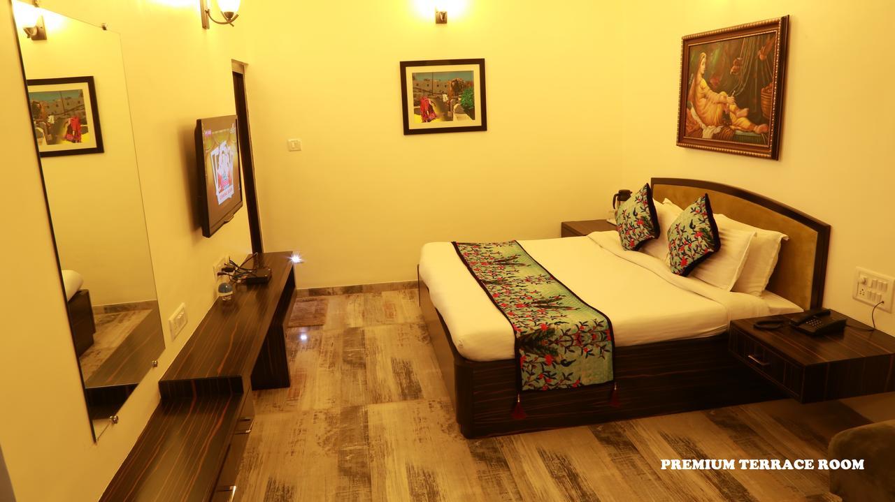 Hotel Karnavati Mount Abu Bagian luar foto