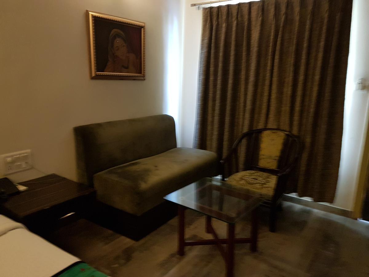 Hotel Karnavati Mount Abu Bagian luar foto