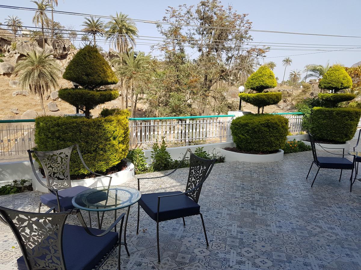 Hotel Karnavati Mount Abu Bagian luar foto