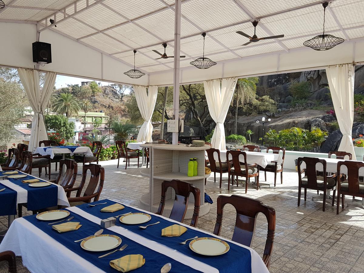 Hotel Karnavati Mount Abu Bagian luar foto