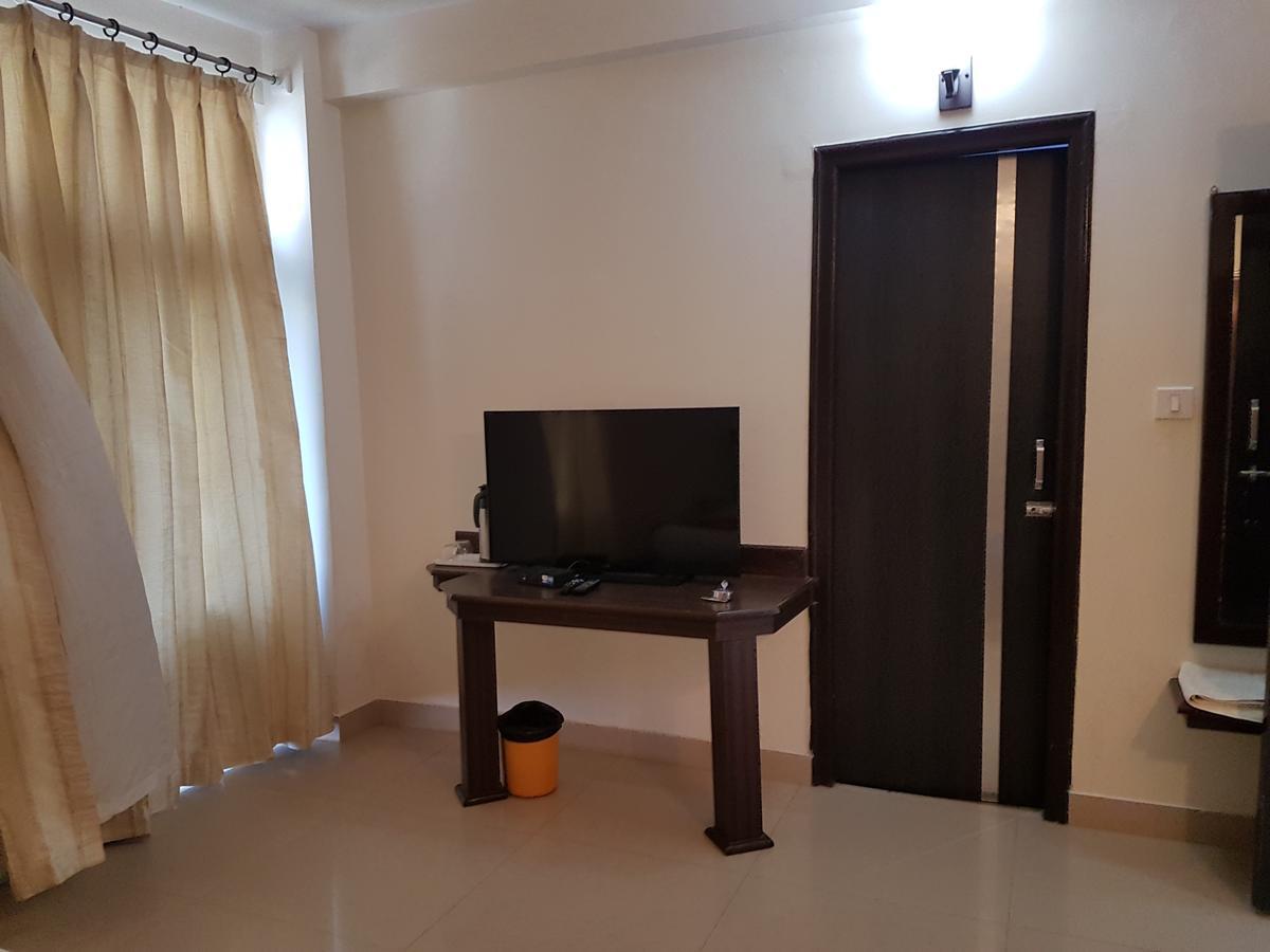 Hotel Karnavati Mount Abu Bagian luar foto