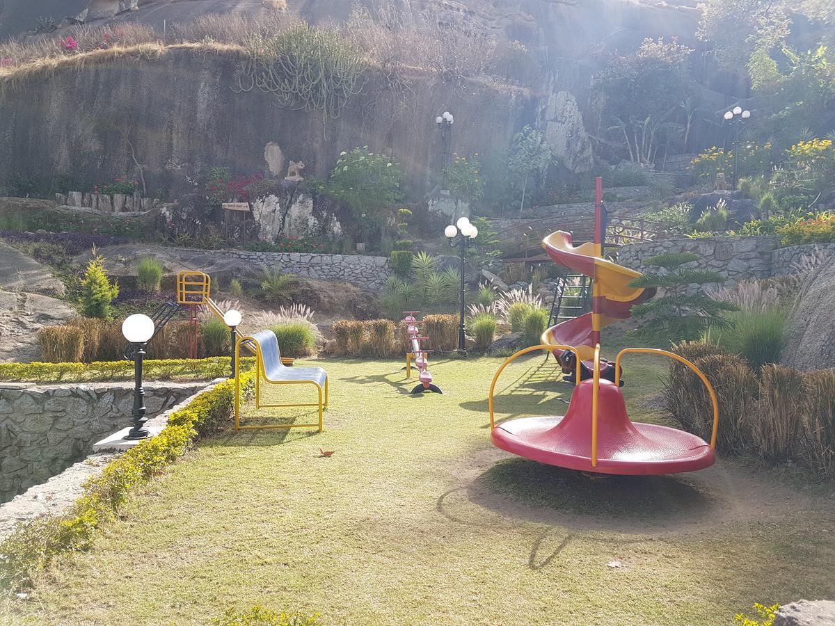 Hotel Karnavati Mount Abu Bagian luar foto