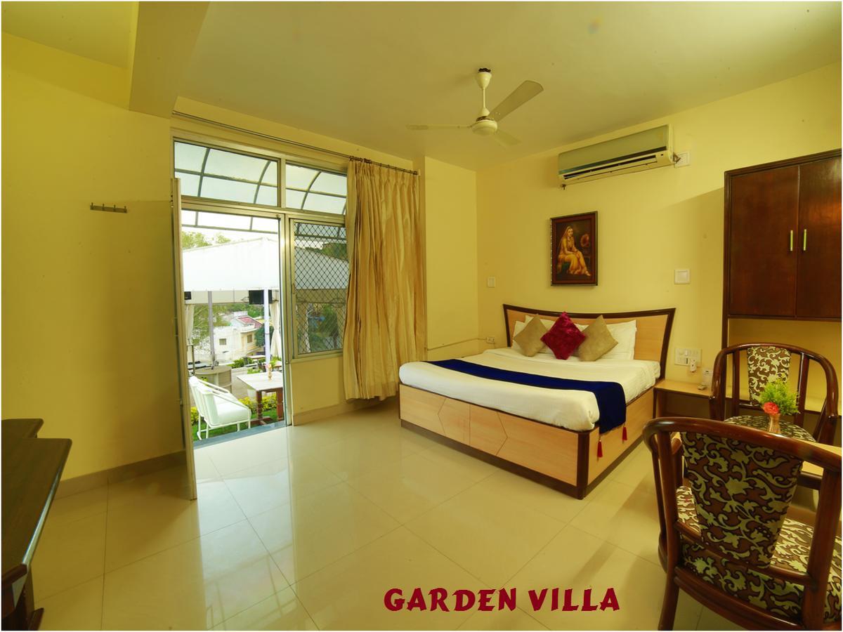 Hotel Karnavati Mount Abu Bagian luar foto