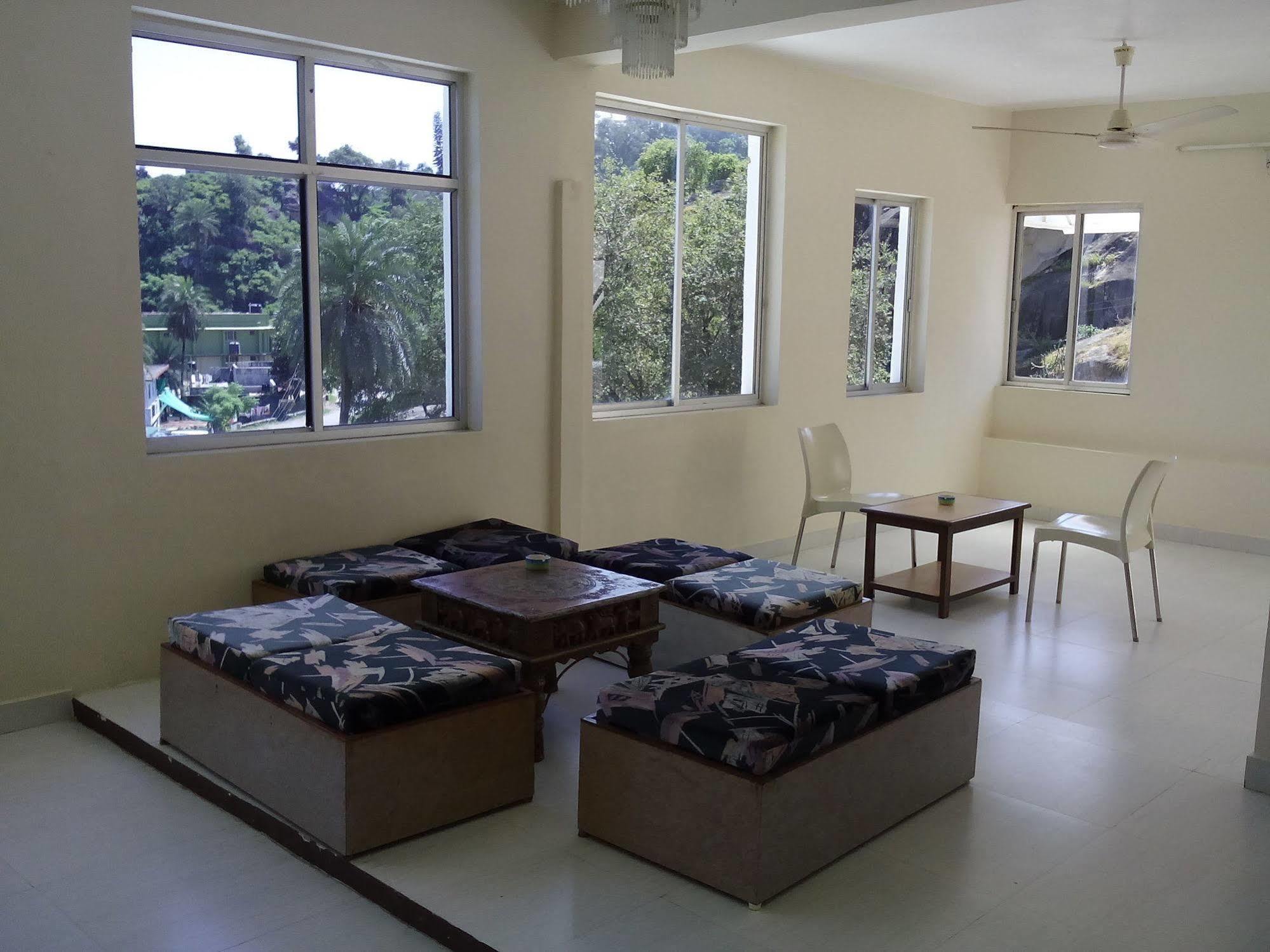 Hotel Karnavati Mount Abu Bagian luar foto