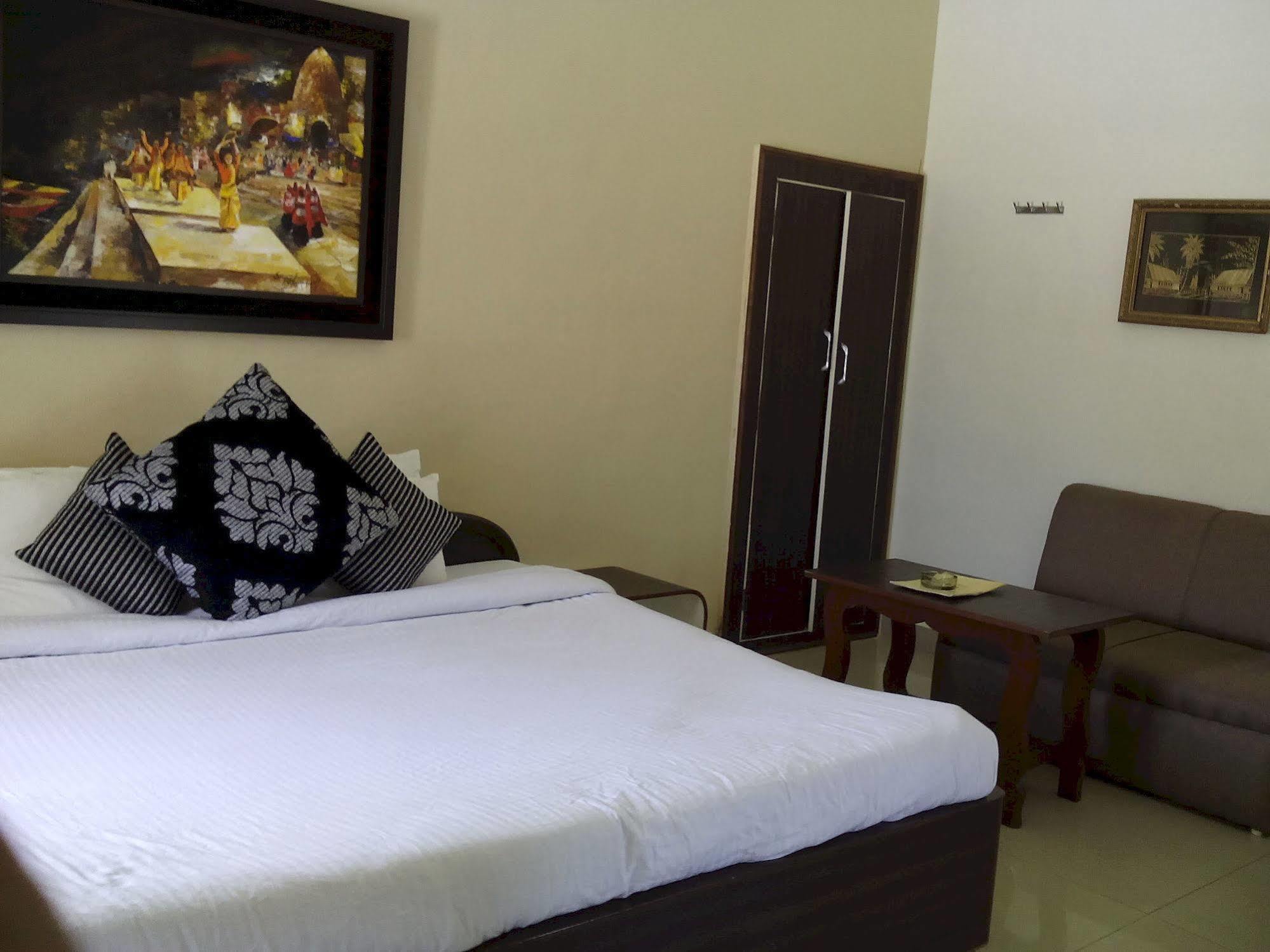 Hotel Karnavati Mount Abu Bagian luar foto