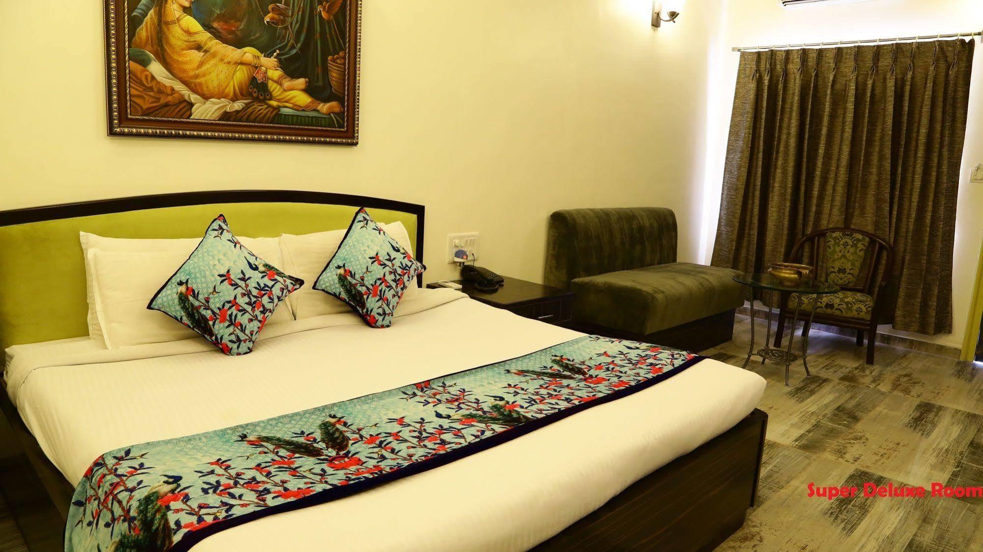 Hotel Karnavati Mount Abu Bagian luar foto